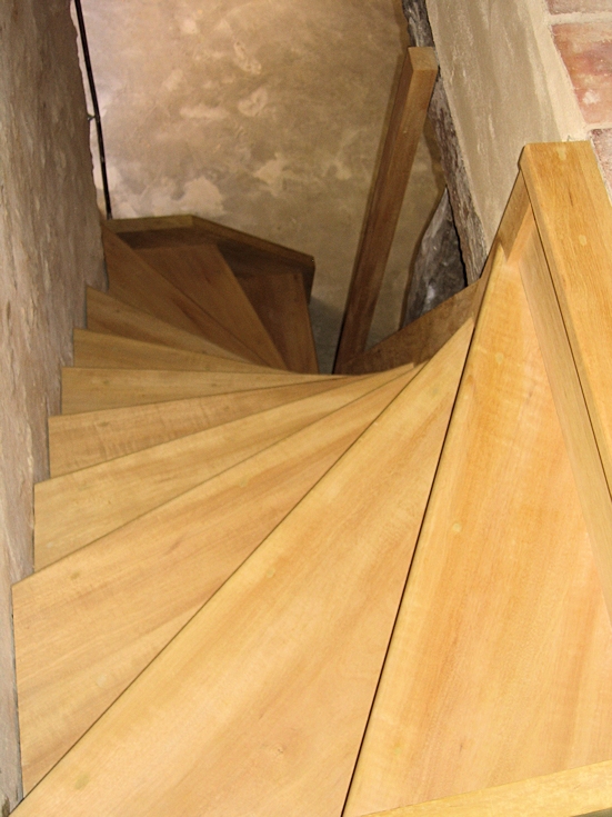 Escalier deux quarts tournant sur cremaillère